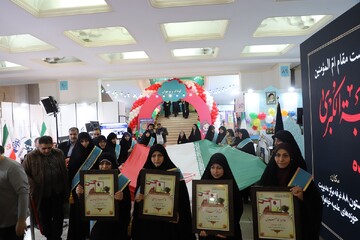 تصاویر/ فعالیت غرفه حوزه‌های علمیه خواهران در هفتمین شب نمایشگاه بین‌المللی قرآن کریم