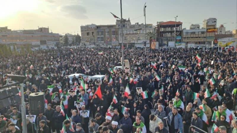 تصاویر/ حضور مردم شهر کرمان در میدان آزادی در عزای شهادت قائد امت