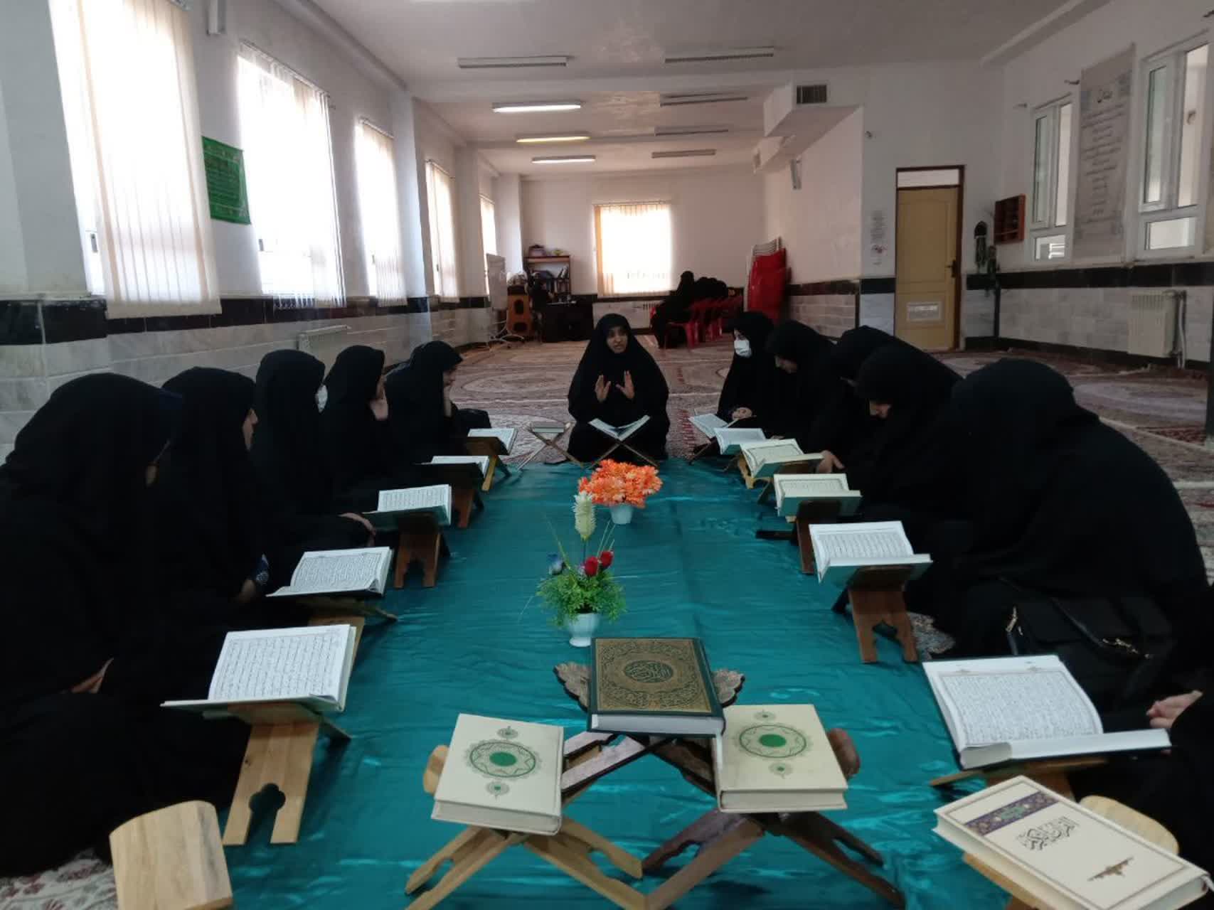 امواج امید از خانهها؛ نقشآفرینی پررنگ طلاب خواهر لرستان در تثبیت روحی خانوادهها