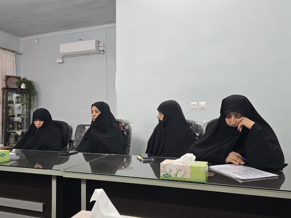 تدوین برنامههای عملیاتی حوزه علمیه خواهران استان یزد در پاسداشت راه امام خامنهای