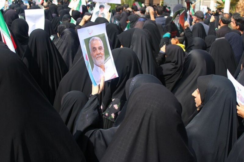 تشییع پیکر مطهر شهدای هوانیروز کرمان