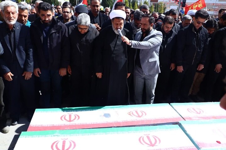 بیعت با رهبر جدید انقلاب و تشییع شهدای جنگ رمضان