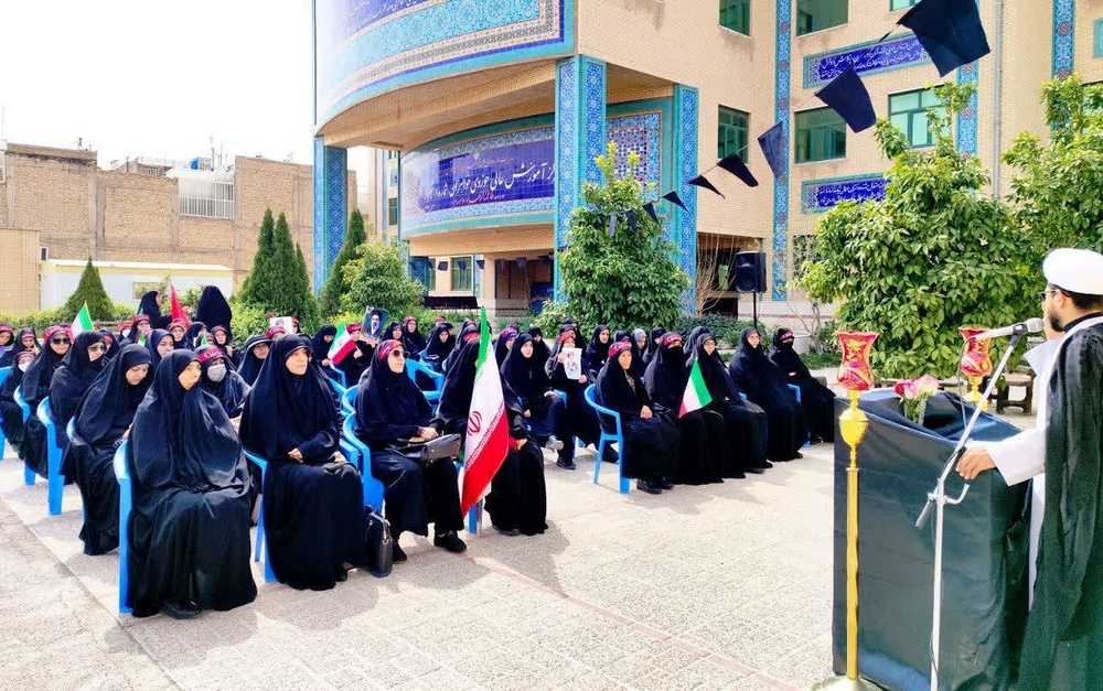 حضور پرشور بانوان طلبه شیرازی در «اجتماع بانوان زینبی»