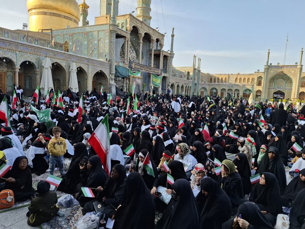 برگزاری آیین «عهد جان»؛ مراسم بیعت بانوان طلبه با رهبر انقلاب در حرم بانوی کرامت