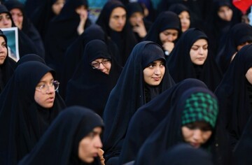 تصاویر/ طنین «عهد جان» در دیار قنوت و قناعت ؛ تجدید میثاق بانوان طلبه یزدی با ولایت