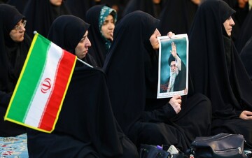 تصاویر/ طنین «عهد جان» در دیار قنوت و قناعت ؛ تجدید میثاق بانوان طلبه یزدی با ولایت