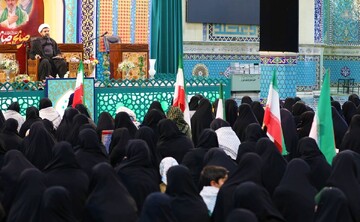 تصاویر/ طنین «عهد جان» در دیار قنوت و قناعت ؛ تجدید میثاق بانوان طلبه یزدی با ولایت