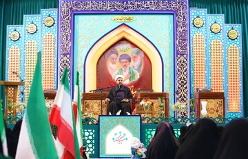 تصاویر/ طنین «عهد جان» در دیار قنوت و قناعت ؛ تجدید میثاق بانوان طلبه یزدی با ولایت