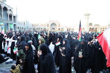 تصاویر/ آیین «عهد جان»؛ مراسم بیعت بانوان طلبه با رهبر معظم انقلاب در حرم بانوی کرامت