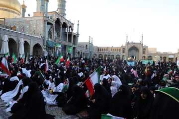 تصاویر/ آیین «عهد جان»؛ مراسم بیعت بانوان طلبه با رهبر معظم انقلاب در حرم بانوی کرامت