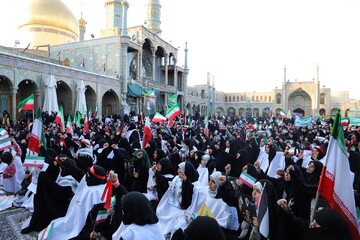 تصاویر/ آیین «عهد جان»؛ مراسم بیعت بانوان طلبه با رهبر معظم انقلاب در حرم بانوی کرامت