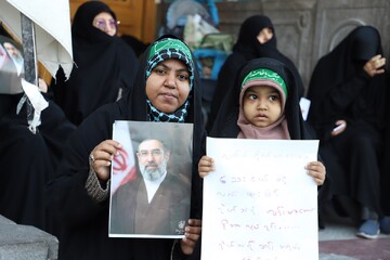 تصاویر/ آیین «عهد جان»؛ مراسم بیعت بانوان طلبه با رهبر معظم انقلاب در حرم بانوی کرامت