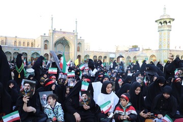 تصاویر/ آیین «عهد جان»؛ مراسم بیعت بانوان طلبه با رهبر معظم انقلاب در حرم بانوی کرامت