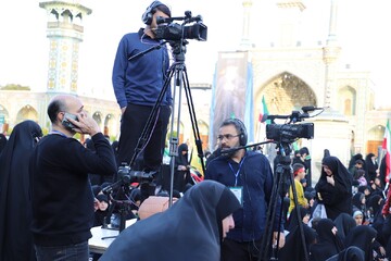 تصاویر/ آیین «عهد جان»؛ مراسم بیعت بانوان طلبه با رهبر معظم انقلاب در حرم بانوی کرامت