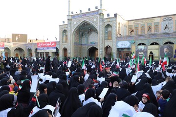 تصاویر/ آیین «عهد جان»؛ مراسم بیعت بانوان طلبه با رهبر معظم انقلاب در حرم بانوی کرامت