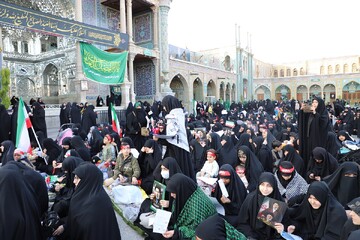 تصاویر/ آیین «عهد جان»؛ مراسم بیعت بانوان طلبه با رهبر معظم انقلاب در حرم بانوی کرامت