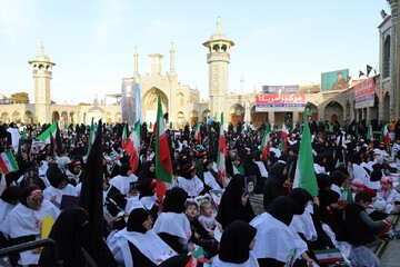 تصاویر/ آیین «عهد جان»؛ مراسم بیعت بانوان طلبه با رهبر معظم انقلاب در حرم بانوی کرامت