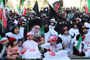 تصاویر/ آیین «عهد جان»؛ مراسم بیعت بانوان طلبه با رهبر معظم انقلاب در حرم بانوی کرامت