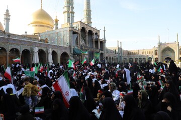تصاویر/ آیین «عهد جان»؛ مراسم بیعت بانوان طلبه با رهبر معظم انقلاب در حرم بانوی کرامت