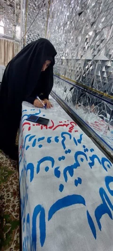 تهیه و امضای طومار بیعت توسط بانوان طلبه استان کرمان