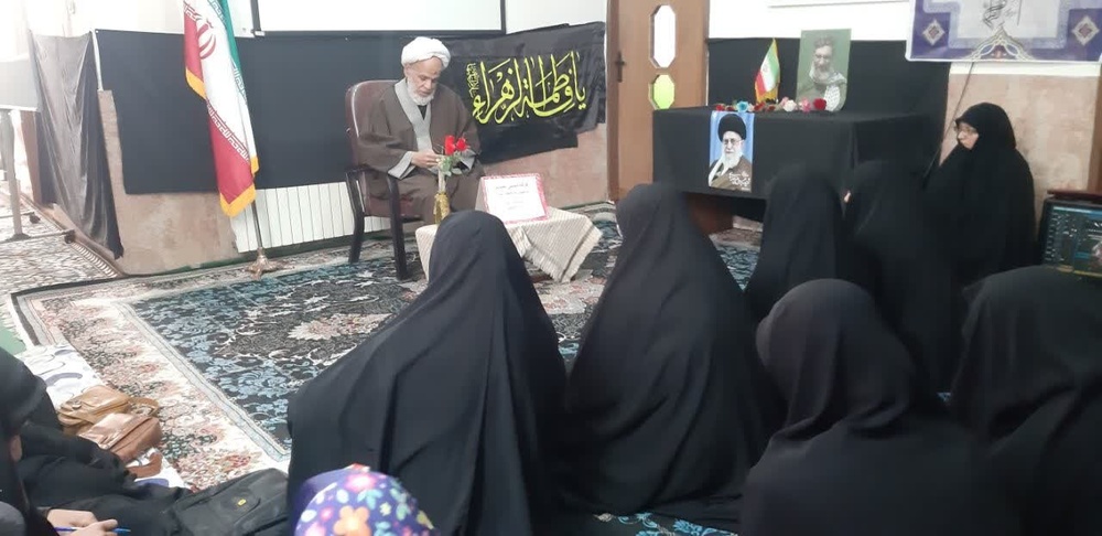 حضور مردم در خیابان‌ها بسیاری از معادلات دشمنان را تغییر دهد