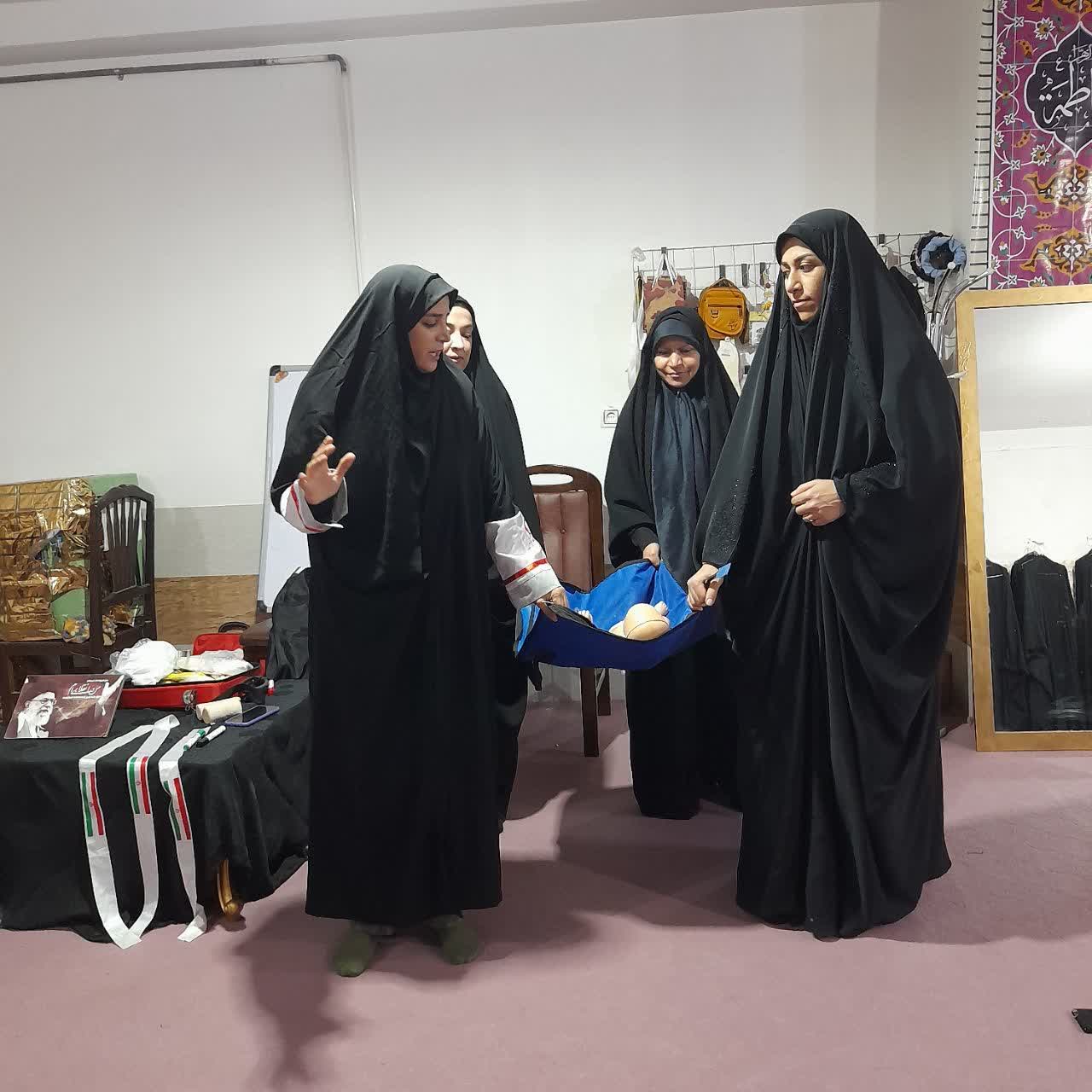 طلبه‌های لرستانی در خط مقدم آمادگی بحران؛ آموزش‌های امداد و نجات ویژه بانوان طلبه آغاز شد