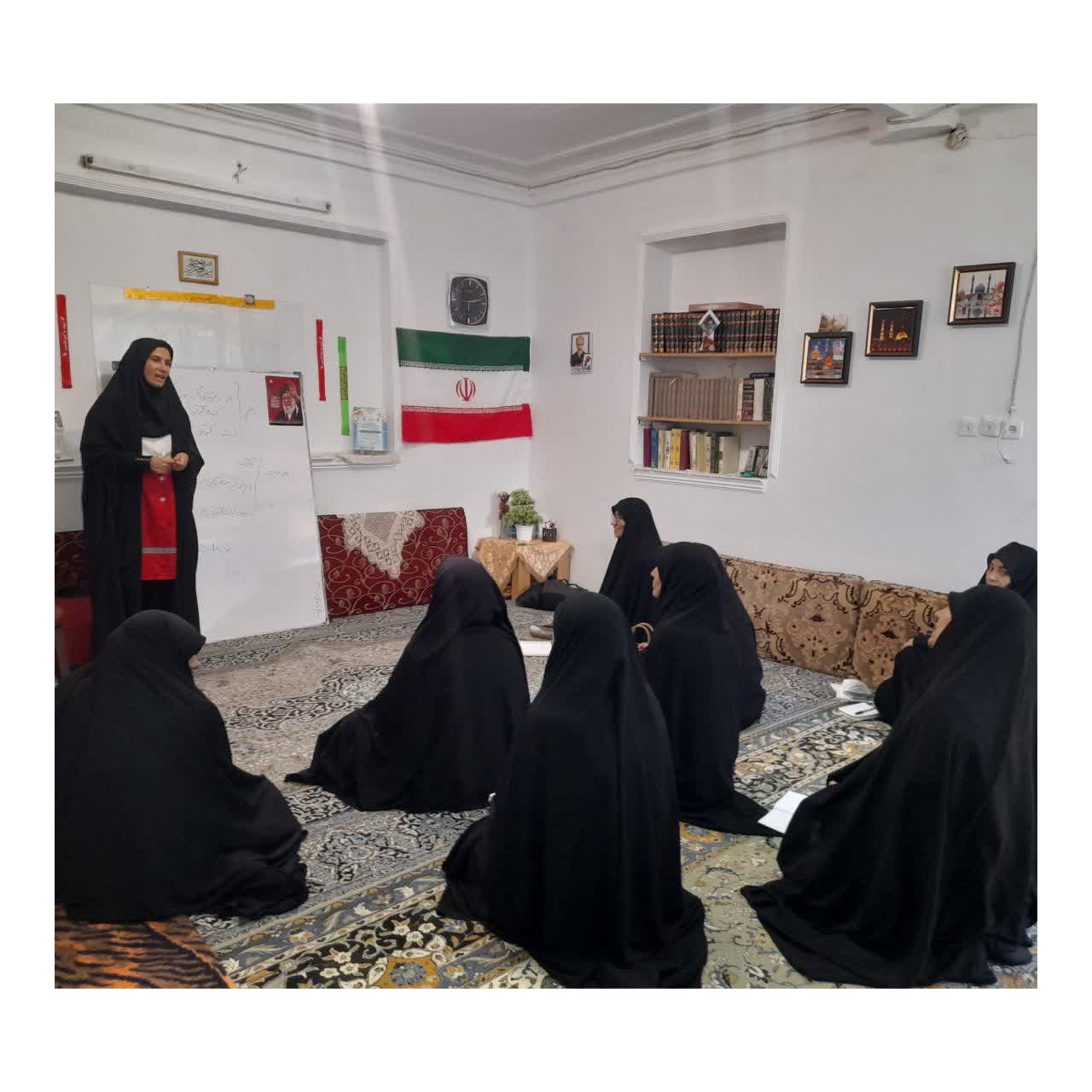 طلبه‌های لرستانی در خط مقدم آمادگی بحران؛ آموزش‌های امداد و نجات ویژه بانوان طلبه آغاز شد