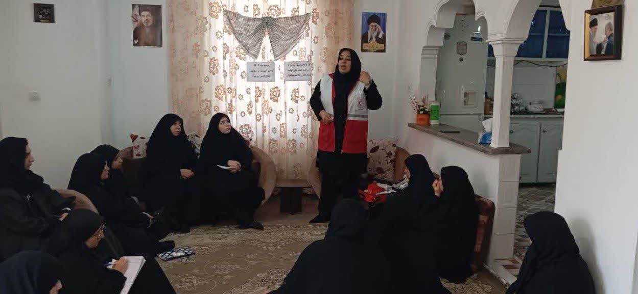 طلبههای لرستانی در خط مقدم آمادگی بحران؛ آموزشهای امداد و نجات ویژه بانوان طلبه آغاز شد