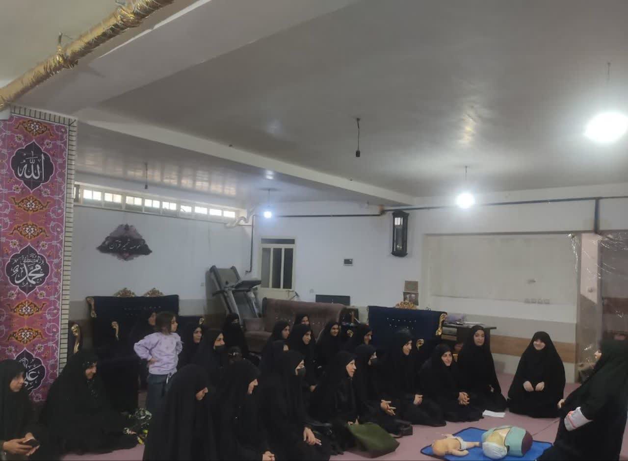 طلبههای لرستانی در خط مقدم آمادگی بحران؛ آموزشهای امداد و نجات ویژه بانوان طلبه آغاز شد