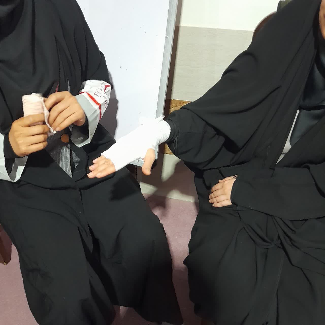 طلبه‌های لرستانی در خط مقدم آمادگی بحران؛ آموزش‌های امداد و نجات ویژه بانوان طلبه آغاز شد