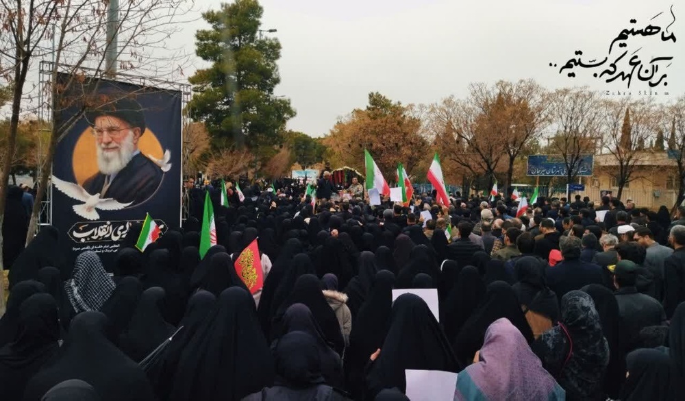 بانوان طلبه مدرسه علمیه ریحانه‌النبی(س) رفسنجان در صف مقدم جبهه جهاد رمضان