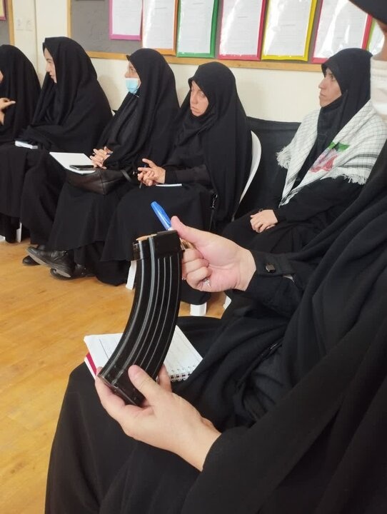 کارگاه اسلحه شناسی بانوان طلبه استان کرمان