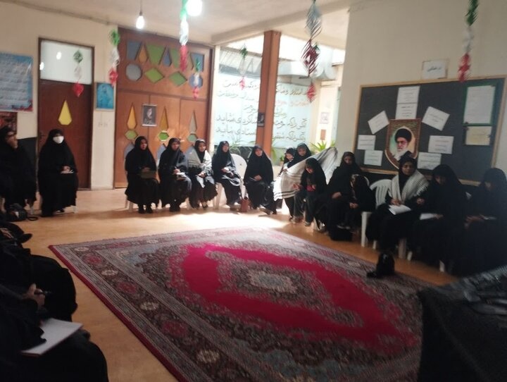 کارگاه اسلحه شناسی بانوان طلبه استان کرمان