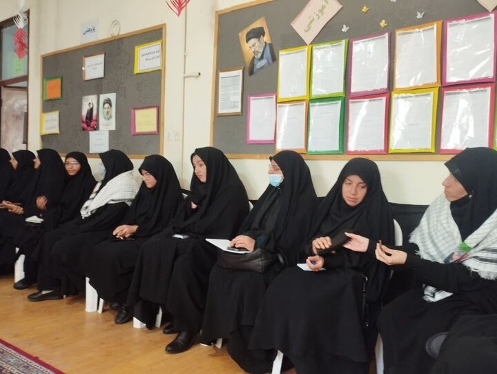 کارگاه اسلحه شناسی بانوان طلبه استان کرمان