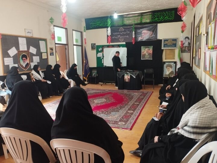 کارگاه اسلحه شناسی بانوان طلبه استان کرمان