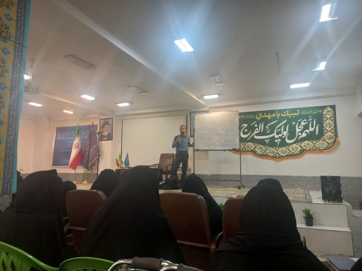 کارگاه اسلحه شناسی بانوان طلبه استان کرمان