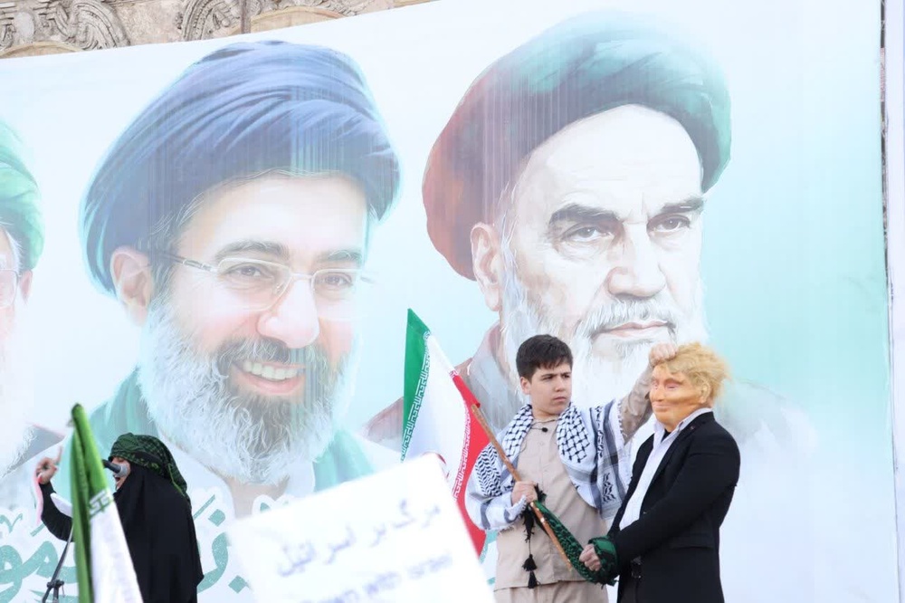 آئین باشکوه «عهد جان»؛ تجدید بیعت بانوان همدانی با ولایت فقیه برگزار شد