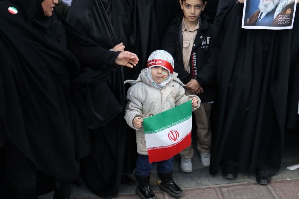 آئین باشکوه «عهد جان»؛ تجدید بیعت بانوان همدانی با ولایت فقیه برگزار شد