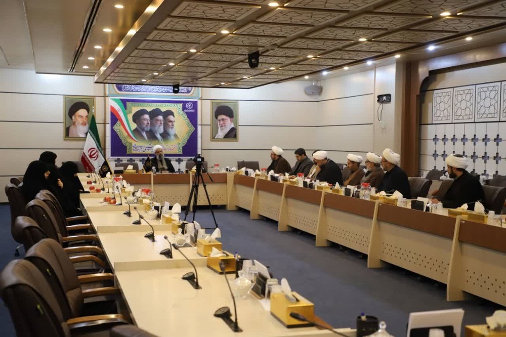 فعالیت گسترده حوزه های علمیه خواهران همزمان با جنگ تحمیلی در سطح کشور