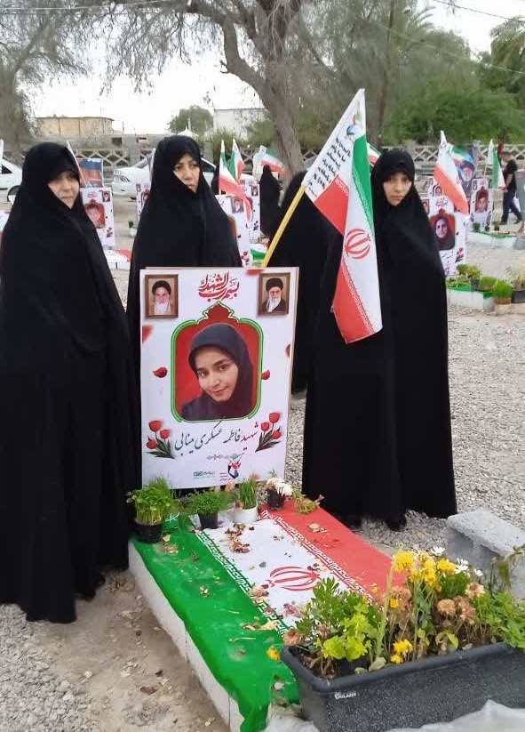 دیدار مدیر و همکاران حوزه علمیه خواهران هرمزگان از خانواده شهدای جنگ رمضان؛ روایت تحلیلی از مدیریت بحران و فداکاری در حمله به مدرسه شجره طیبه میناب