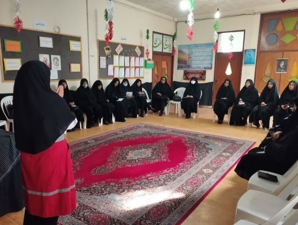 بانوان طلبه استان کرمان در خط مقدم خدمت؛ فراگیری مهارت‌های امداد و کمک‌های اولیه