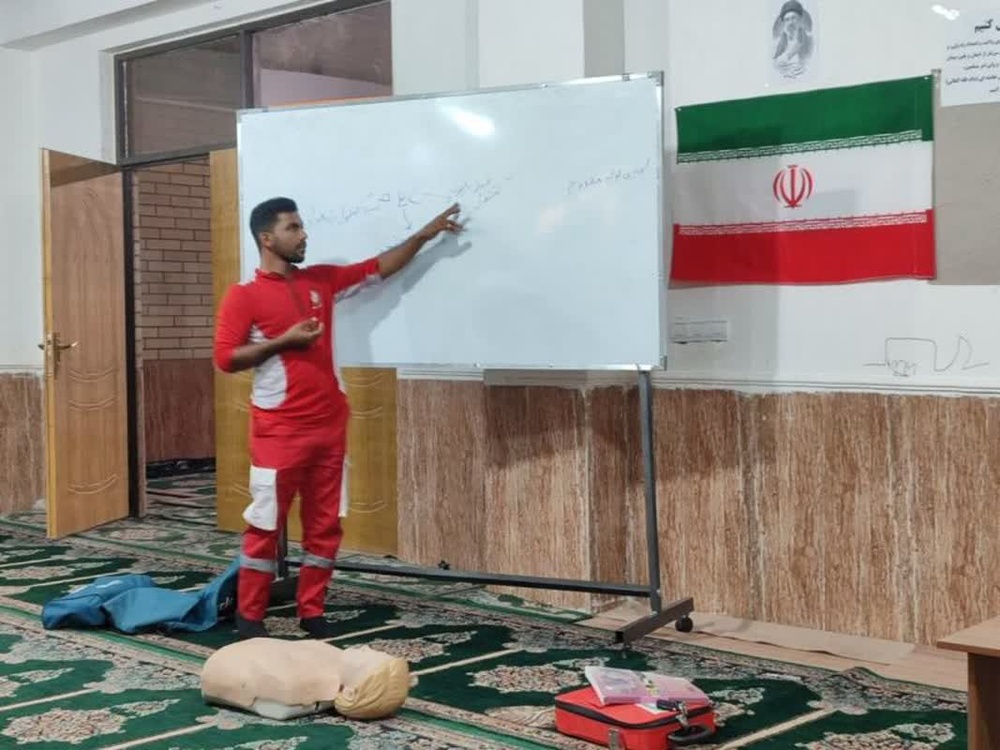 بانوان طلبه استان کرمان در خط مقدم خدمت؛ فراگیری مهارت‌های امداد و کمک‌های اولیه