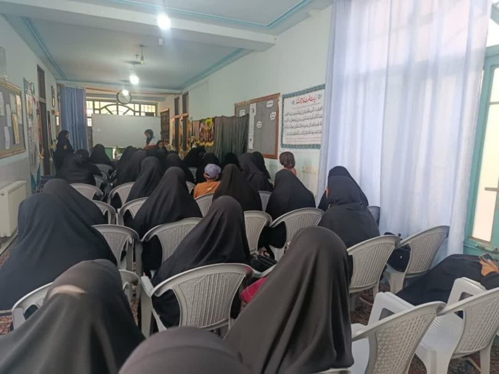 بانوان طلبه استان کرمان در خط مقدم خدمت؛ فراگیری مهارت‌های امداد و کمک‌های اولیه