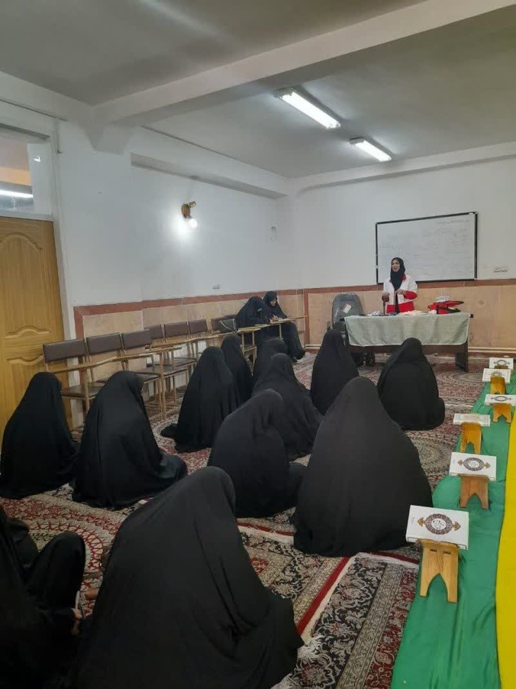 بانوان طلبه استان کرمان در خط مقدم خدمت؛ فراگیری مهارت‌های امداد و کمک‌های اولیه