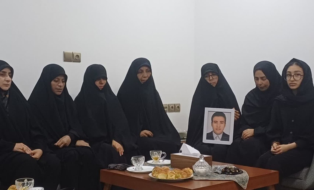 اجرای طرح هر خانه یک سنگر در استان هرمزگان/ مشارکت ۳۰ مبلغ خواهر مدرسه علمیه حضرت زینب(س) میناب در تغسیل، تکفین و تلقین شهدا دانشآموز مدرسه شجره طیبه