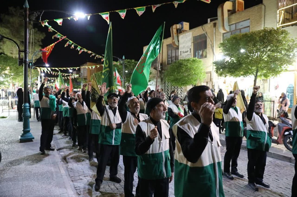 آیین اربعین «رهبر شهید» با حضور خادمیاران رضوی در موکب مدرسه علمیه تخصصی امام حسین(ع) یزد