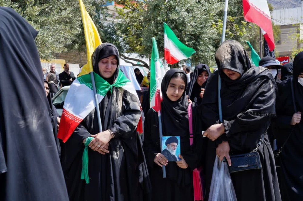 حضور پرشور حوزویان لرستان و گِل‌مالی خرم‌آبادی‌ها در مراسم چهلمین روز شهادت رهبر شهید امت