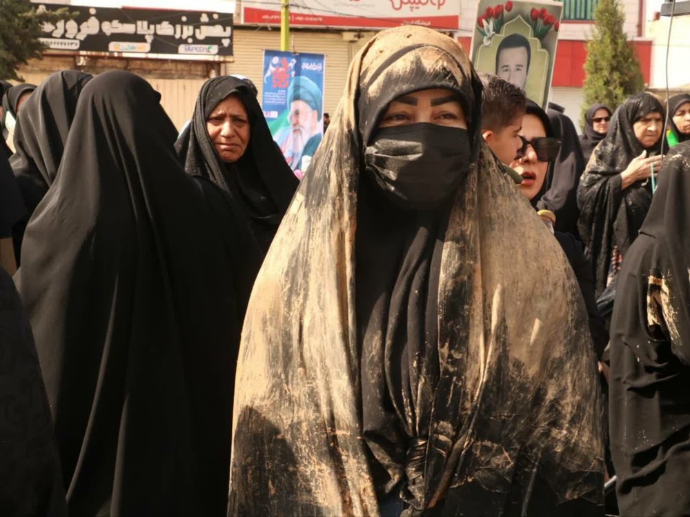 حضور پرشور حوزویان لرستان و گِل‌مالی خرم‌آبادی‌ها در مراسم چهلمین روز شهادت رهبر شهید امت