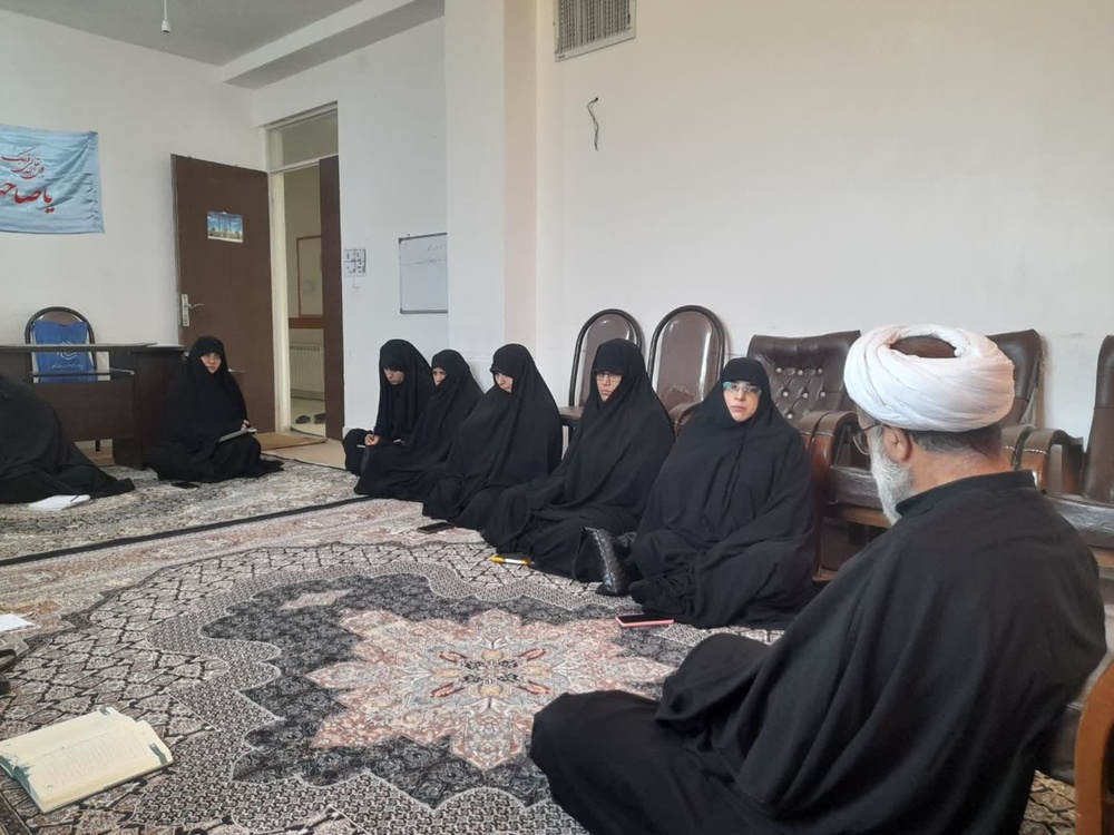 تأکید بر جهاد علمی و حضور در عرصه تبیین