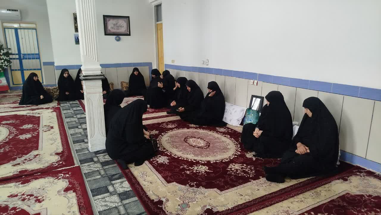 دیدار حوزویان خواهر پلدختر با خانواده شهید والا مقام جنگ رمضان‌، سردار اردشیر عمادی مقدم